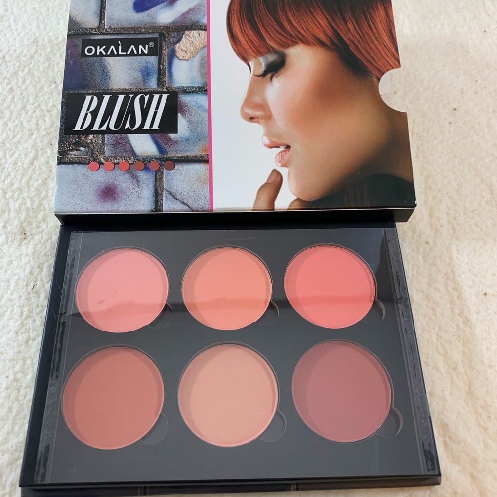 Blush - Picture 2 of 5